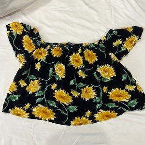 Forever 21 Woman’s off the shoulder Sunflower Crop Top, Size S